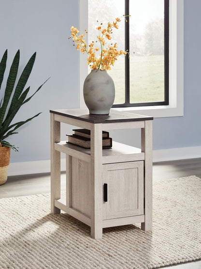 Fendenmore - Chair Side End Table